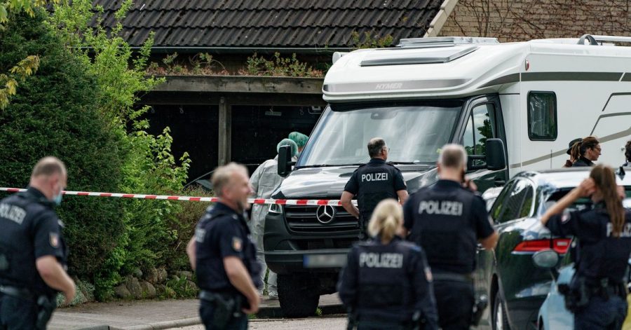 Dreifachmord-Prozess: In dem Haus in Dänischenhagen bei Kiel sind ingesamt zwei Tote gefunden worden.
