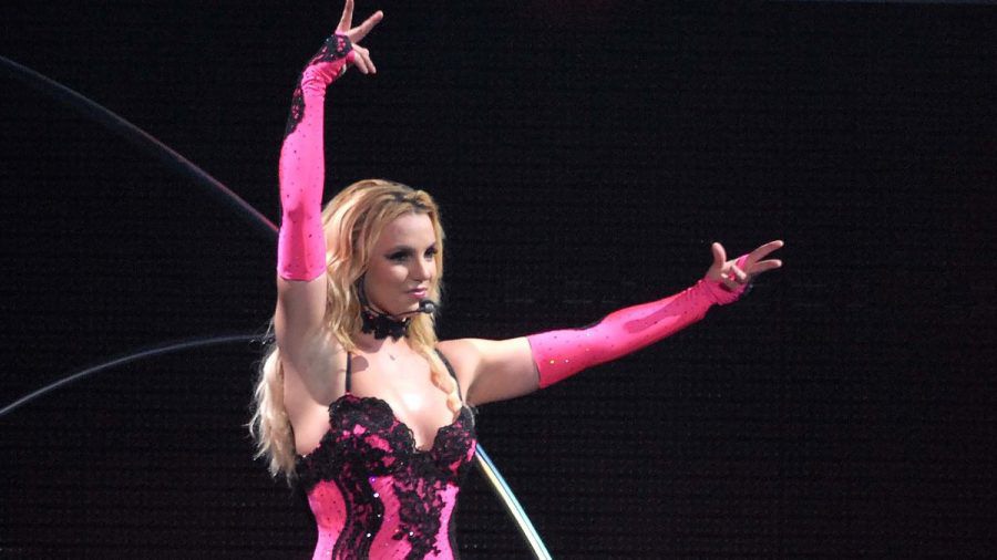 Britney Spears beklagt sich über zu kleine Brüste. (dr/spot)