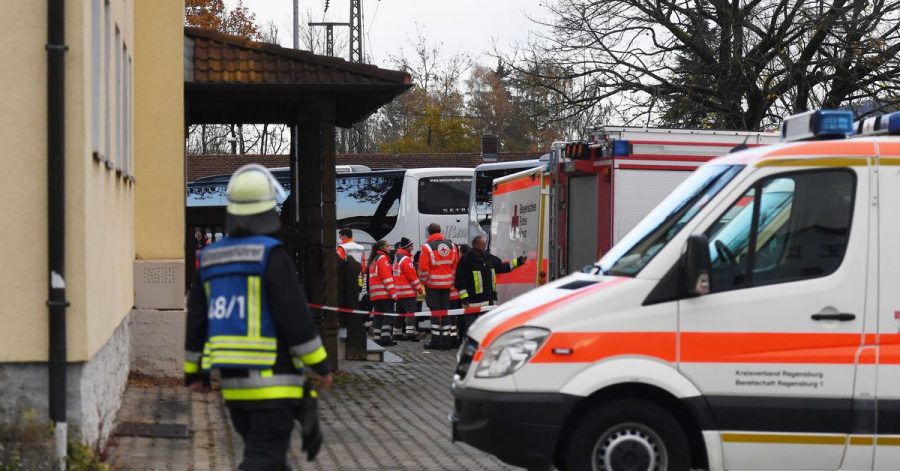 Bei einer Messerattacke im ICE Passau-Hamburg waren drei Menschen schwer verletzt worden.