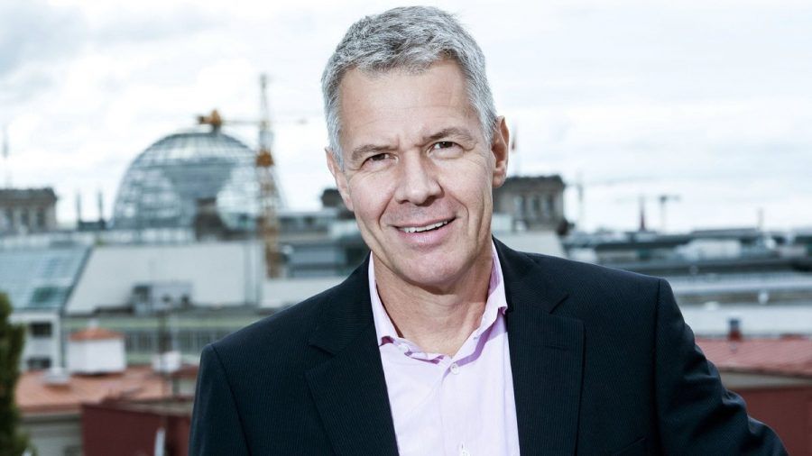 Peter Kloeppel ist seit 30 Jahren Chefmoderator von "RTL Aktuell". (mia/spot)