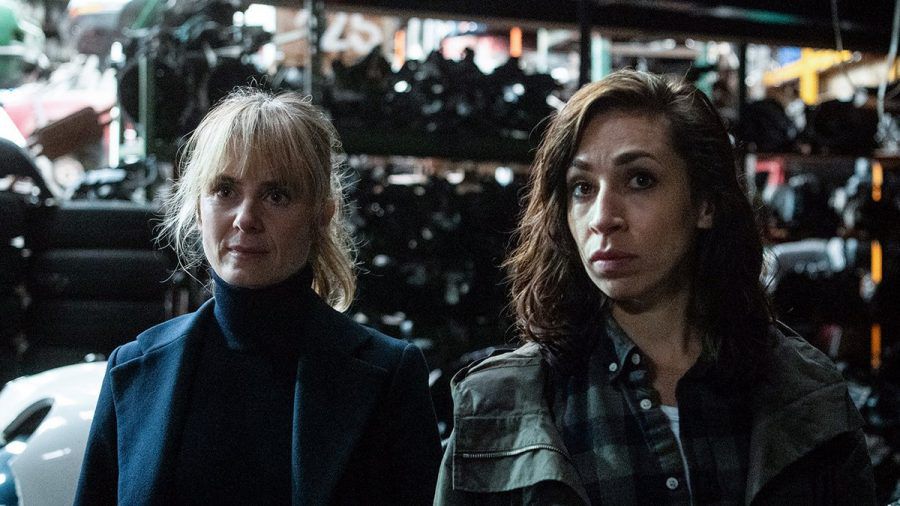 Anna Pieri Zuercher (l.) und Carol Schuler in "Tatort: Schattenkinder". (smi/spot)
