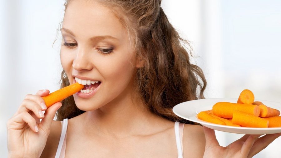 Karotten enthalten viel Betacarotin, das der Körper in Vitamin A umwandelt. (eee/spot)