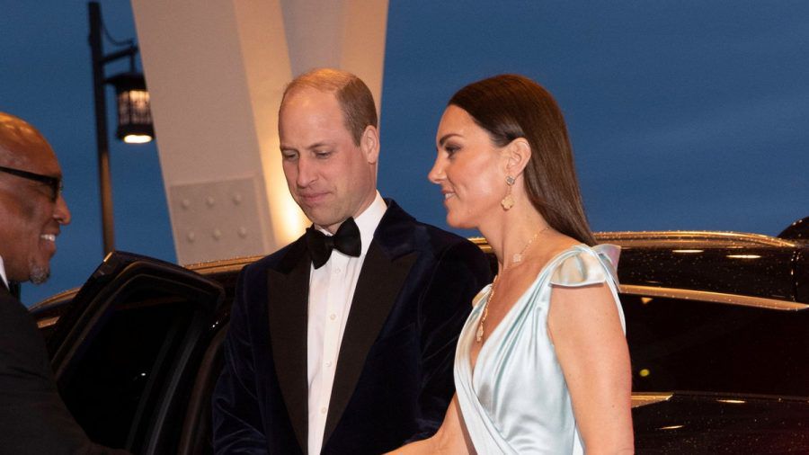 Prinz William und Herzogin Kate in ihrem eleganten Kleid von Phillipa Lepley auf den Bahamas. (ili/spot)