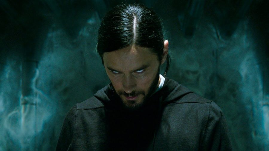 Jared Leto verspürt als Dr. Morbius plötzlich gefährliche Gelüste nach Menschenblut. (stk/spot)