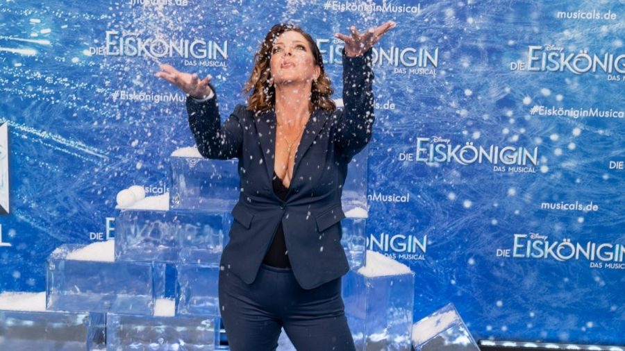 Daniela Büchner beim Musical "Die Eiskönigin" in Hamburg