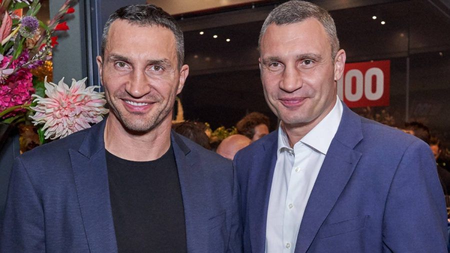 Wladimir und Vitali Klitschko halten zusammen. (ncz/spot)