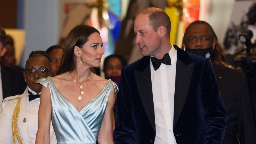 Prinz William und Herzogin Kate bei einem Auftritt während ihrer Karibik-Tour. (hub/spot)