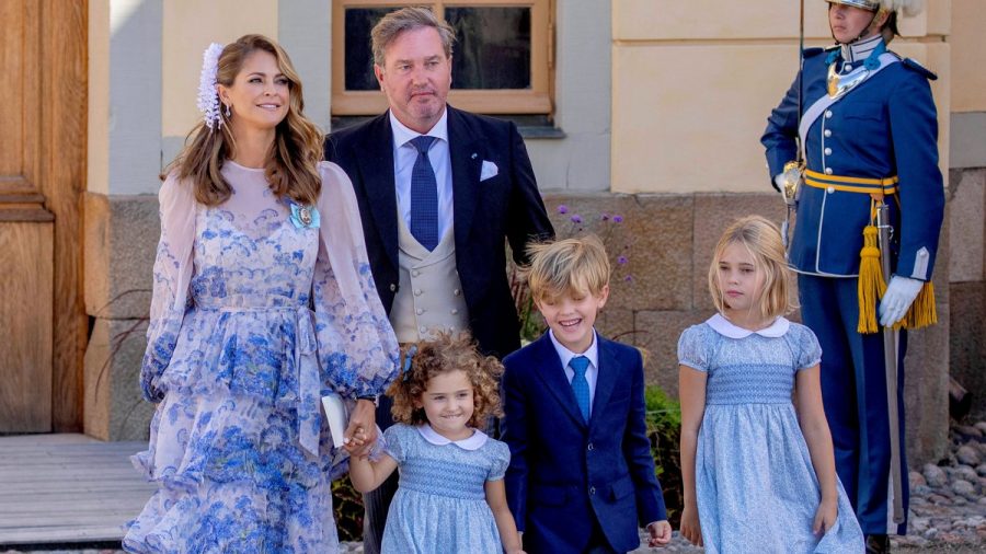 Prinzessin Madeleine mit Christopher O'Neill und den Kindern Adrienne, Nicolas sowie Leonore. (wue/spot)