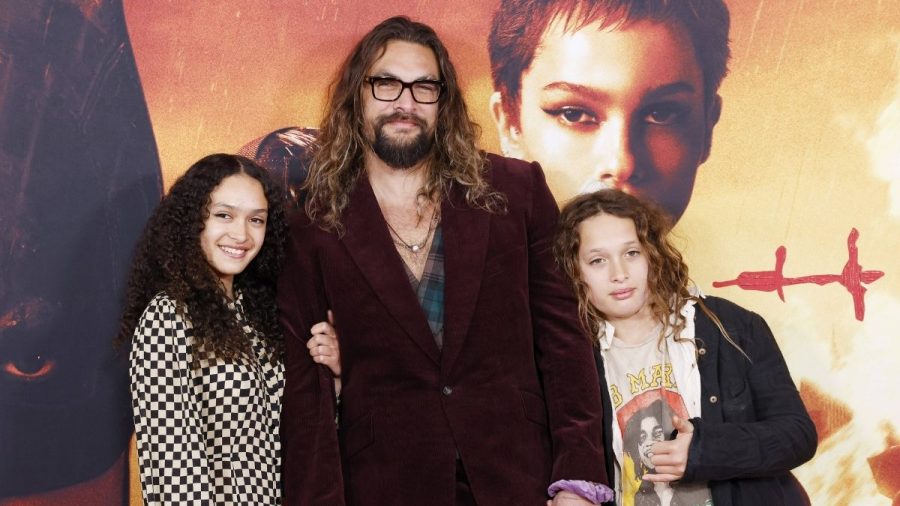 Jason Momoa erscheint mit Tochter Lola Momoa und Sohn Nakoa-Wolf Momoa bei der Premiere von „The Batman“