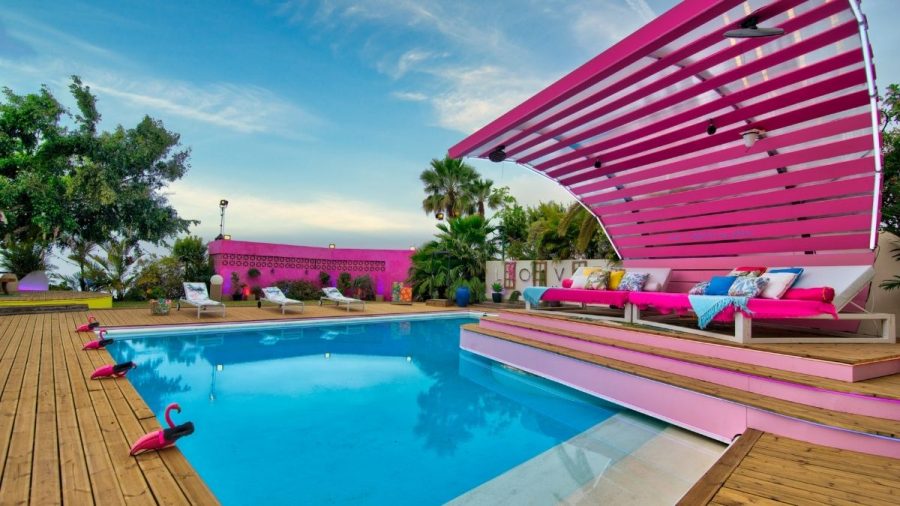 love island villa mit pool draußen