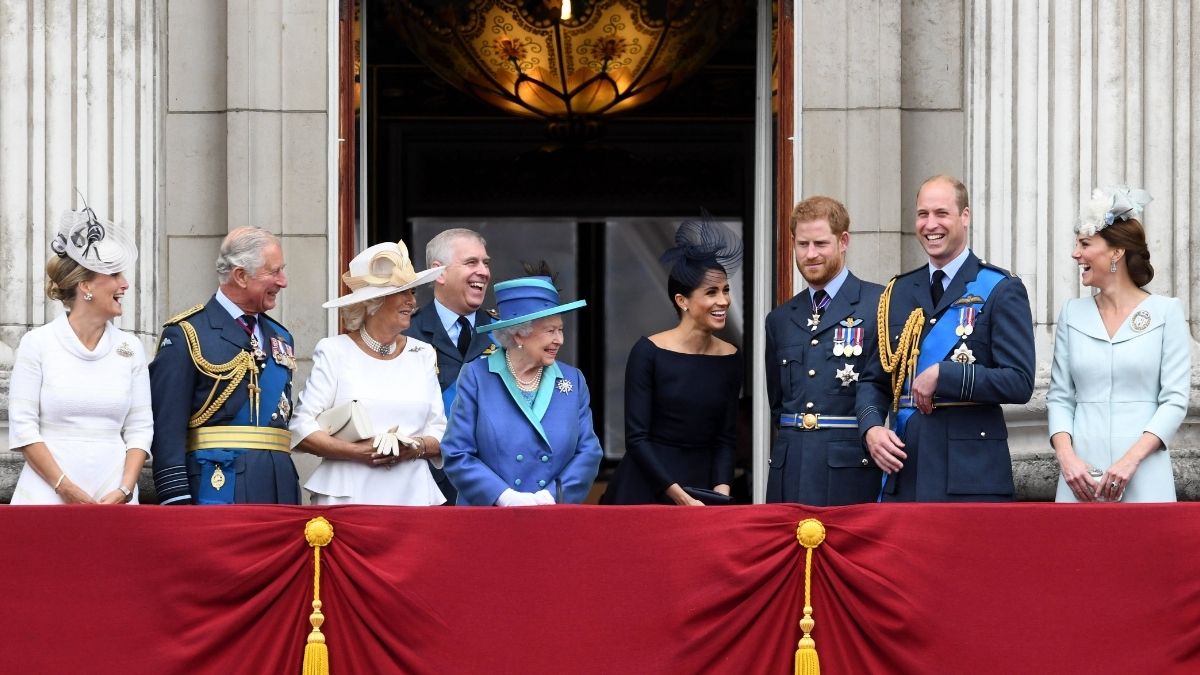 Die royale Familie auf dem Balkon des Buckingham Palace" class="size-full wp-image-1343813