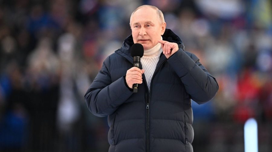 Wladmir Putin in einer italienischen Designer-Jacke