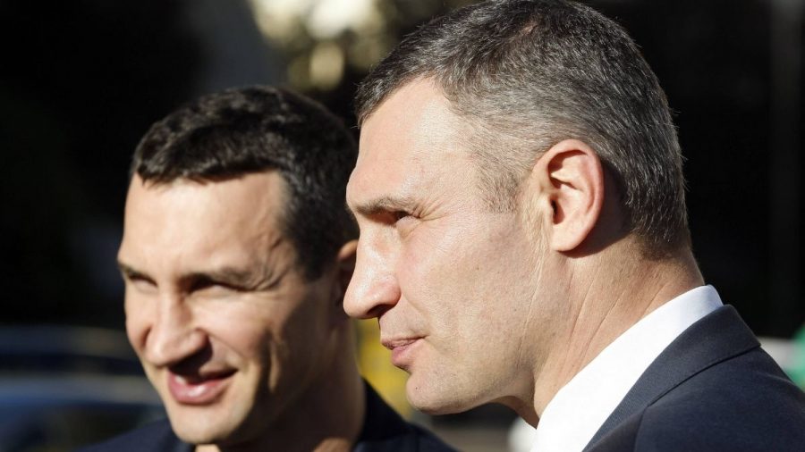 Wladimir und Vitali Klitschko kämpfen gegen Russland