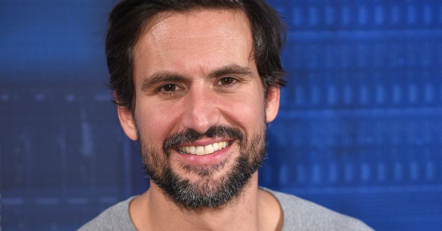 Schauspieler Tom Beck Beck ist aktuell in einer besonderen Vater-Rolle zu sehen.