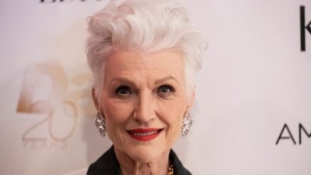 Maye Musk im weissen Anzug