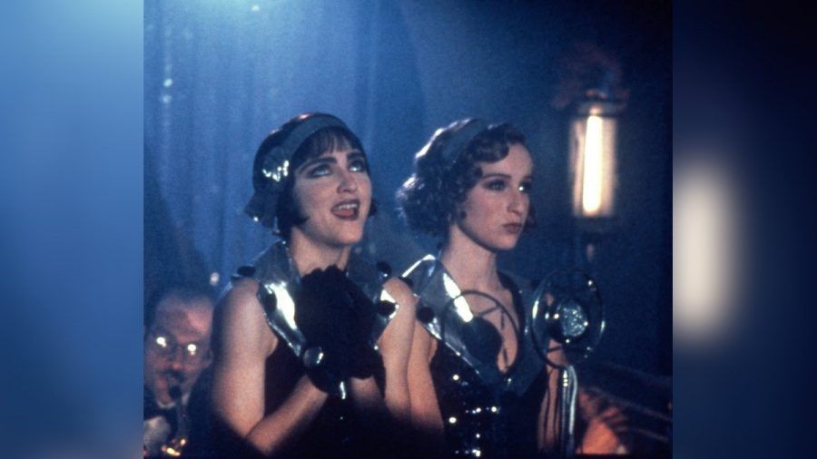 Madonna (l.) und Jennifer Grey 1989 in "Bluthunde am Broadway". (smi/spot)