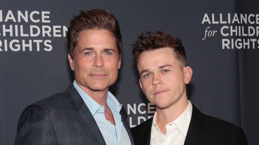 Rob Lowe (l.) und sein Sohn John Owen Lowe (r.) machen gemeinsame Sache. (ntr/spot)