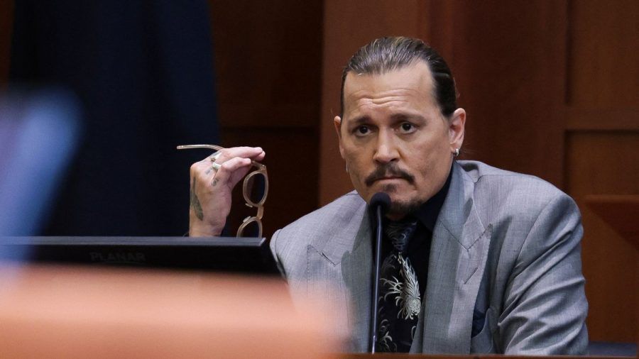 Johnny Depp bei seiner Aussage vor dem US-Gericht. (ili/spot)