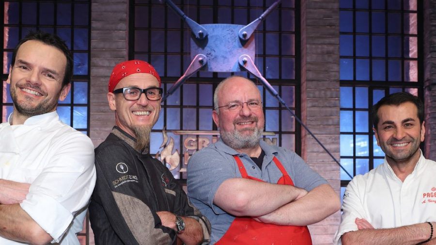 Steffen Henssler mit Ralf Zacherl, Christian Lohse und Ali Güngörmüs (v.l.) in "Grill den Henssler". (wue/spot)