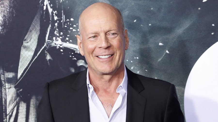 Bruce Willis lächelt in die Kamera