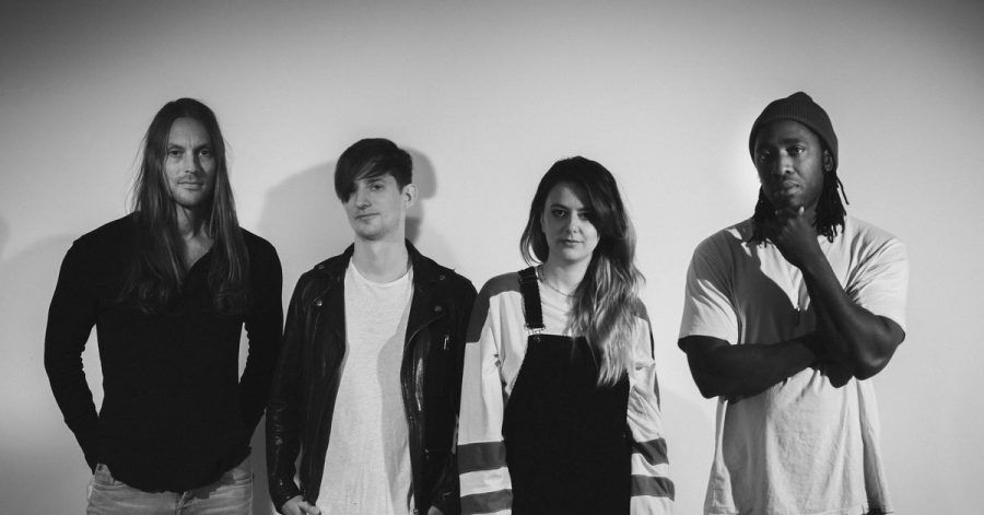 Justin Harris (l-r), Russell Lissack, Louise Bartle und Kele Okereke sind Bloc Party.