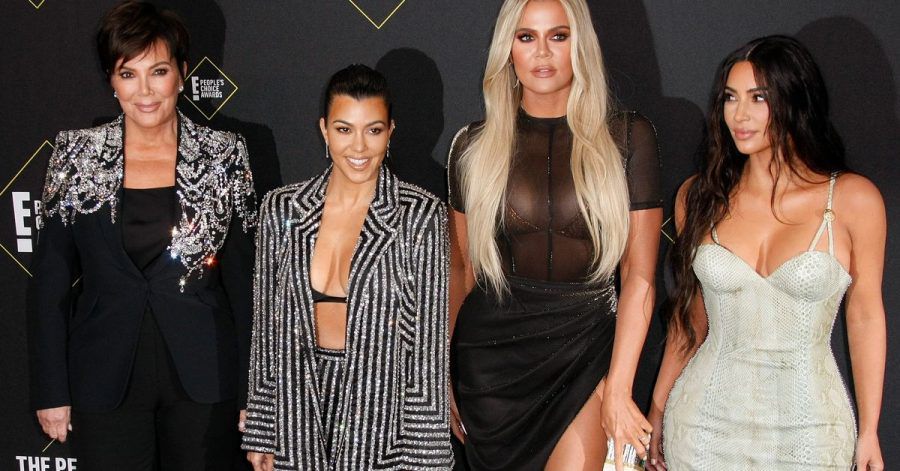 Kris Jenner (l-r), Kourtney Kardashian, Khloe Kardashian und Kim Kardashian bei den Peoples Choice Awards 2019.