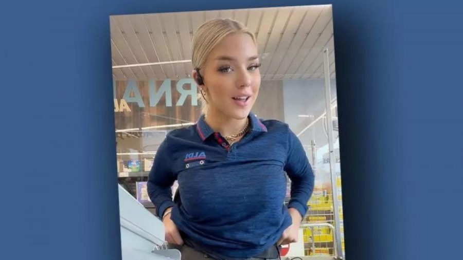 Elaina Vicoria an der Aldi-Kasse in Norderstedt