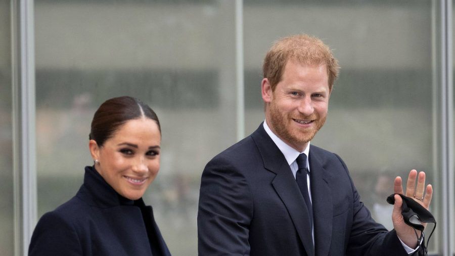 Herzogin Meghan und Prinz Harry haben überraschend Queen Elizabeth II. und Prinz Charles in England besucht. (jru/spot)