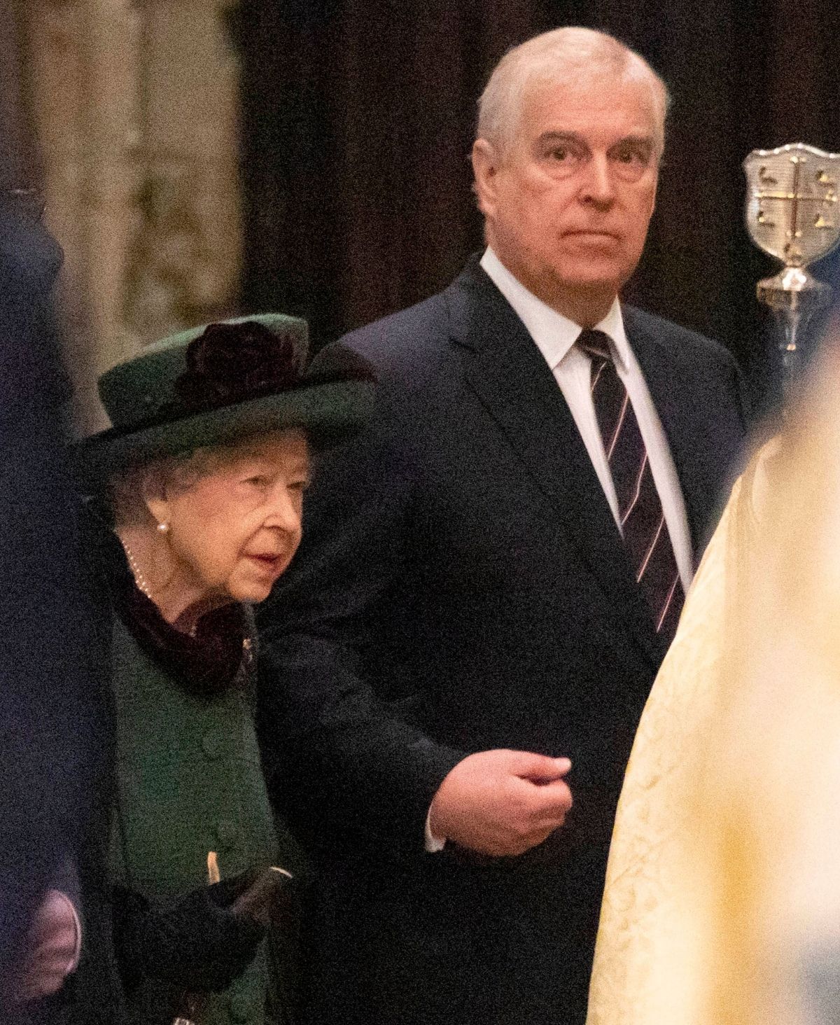 Queen Elizabeth und Prinz Andrew beim Gedenkgottesdienst