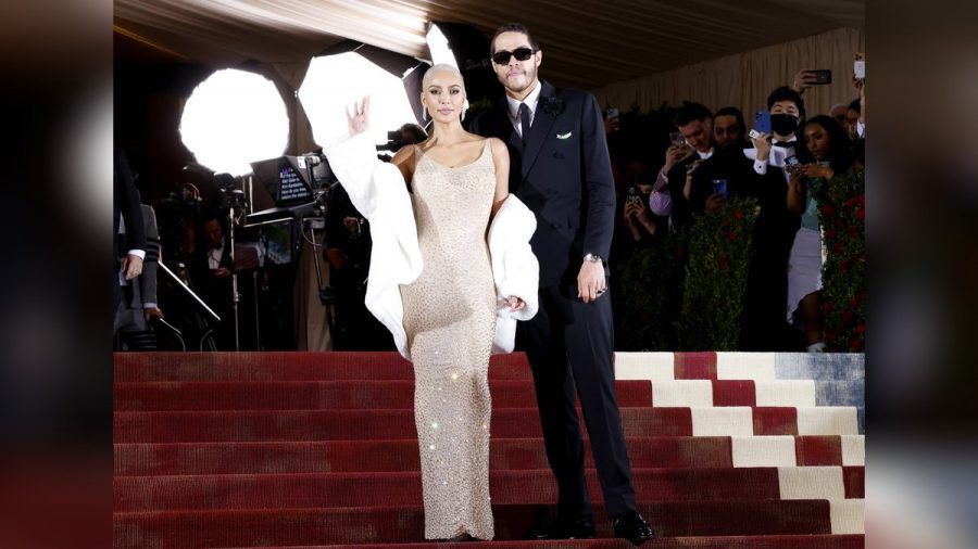 Kim Kardashian und Pete Davidson auf dem roten Teppich der Met Gala 2022. (ili/spot)