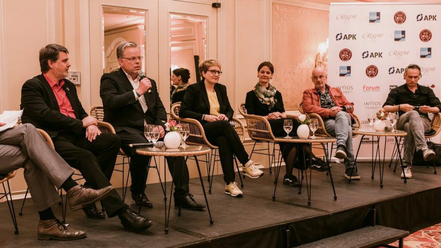 In Berlin sprach die Expertenrunde über die Machbarkeit einer nachhaltigen Welt. (elm/spot)