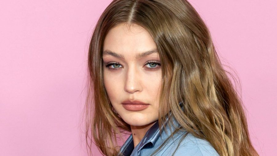 Der TikTok-Trend "Bow and Arrow" sorgt für volle Lippen à la Gigi Hadid. (the/spot)