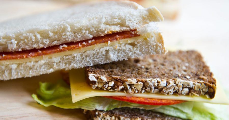 Laut der Studie sind mehr Vollkorngetreide, Hülsenfrüchte und Nüsse vorteilhaft - und weniger rotes und verarbeitetes Fleisch.