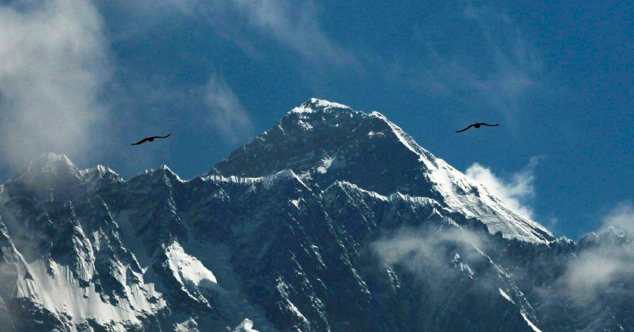 Der Mount Everest ist mit 8848 Metern der höchste Berg der Welt.