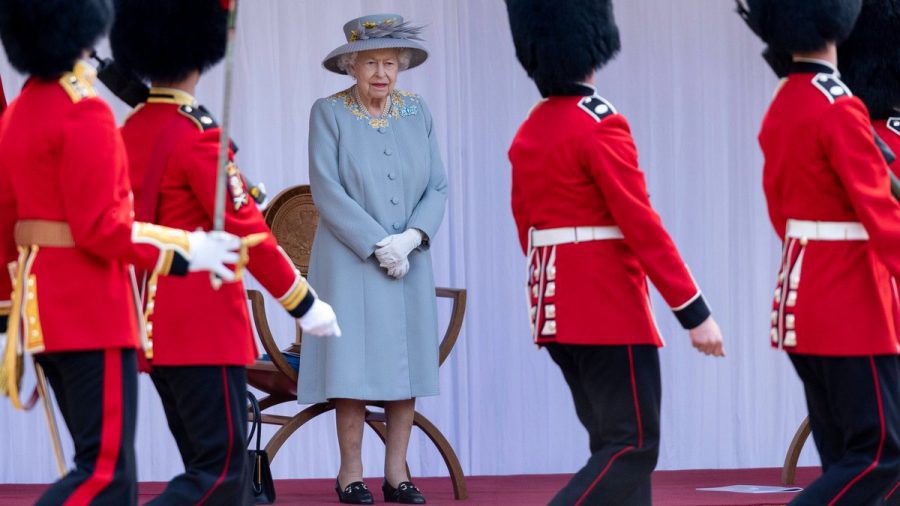 Queen Elizabeth II. beim "Trooping the Colour"-Salut im vergangenen Jahr. (ili/spot)