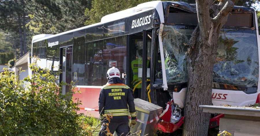 In Wien ist es zu einem schweren Busunfall gekommen.