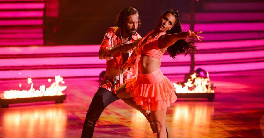 Amira Pocher mit ihrem Tanzpartner Massimo Sinato - die Moderatorin ist bei «Let's Dance» ausgeschieden.