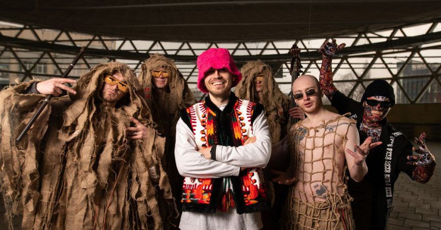 Die ukrainische Band Kalush Orchestra ist laut Buchmachern der Favorit auf den Sieg beim ESC in Turin.