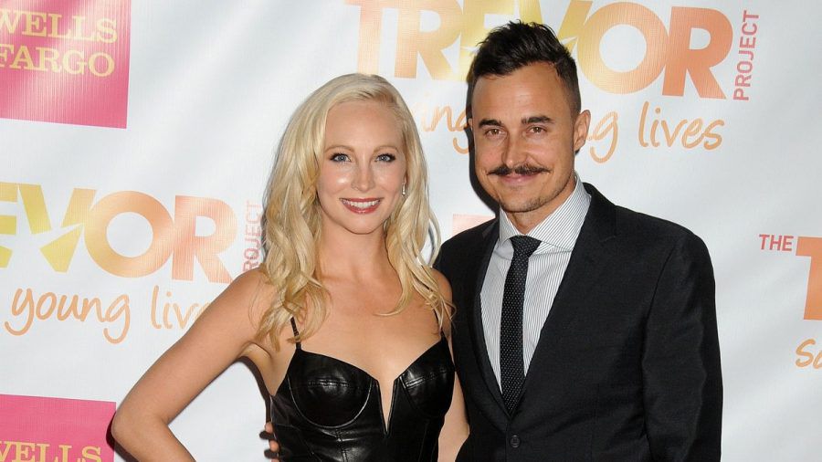 Candice King und ihr Ehemann Joe King wurden einander von Nina Dobrev vorgestellt. (jes/spot)