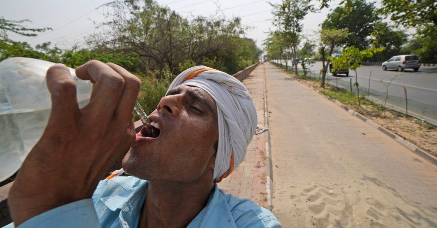Wasser ist ein kostbares Gut in Neu Delhi. Die indische Hauptstadt leidet, wie viele andere Teile Südasiens, unter extremer Hitze.
