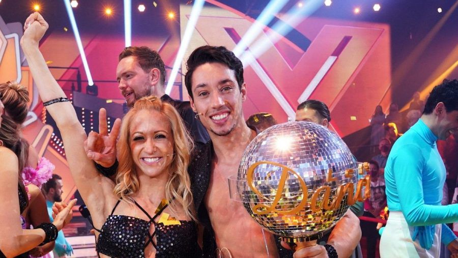 René Casselly und Kathrin Menzinger konnten die 15. Staffel von "Let's Dance" für sich entscheiden. (stk/spot)