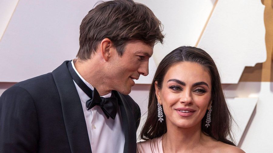 Ashton Kutcher und Mila Kunis bei den diesjährigen Oscars. (dr/spot)