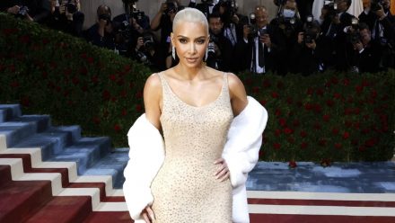 Um in das Kleid zu passen verlor Kim Kardashian in drei Wochen sieben Kilo
