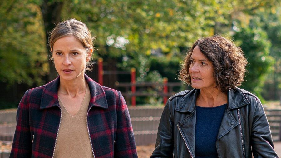 Lisa Bitter (l.) und Ulrike Folkerts im neuen Ludwigshafen-"Tatort: Marlon". (dr/spot)