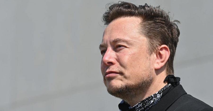 Elon Musk streitet den Vorwurf sexueller Belästigung vehement ab.