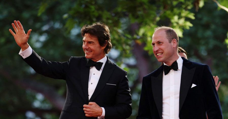 Tom Cruise (l) und Prinz William bei der zur Premiere des Films «Top Gun: Maverick».