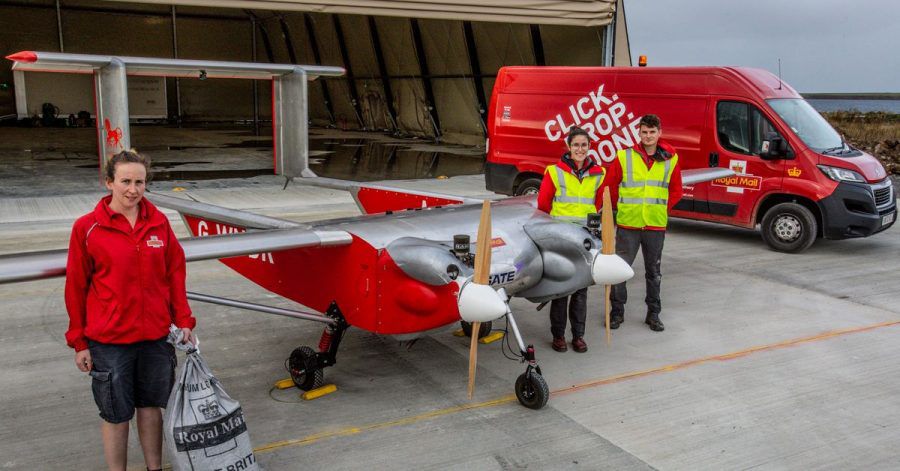 Die Royal Mail hat angekündigt, dass sie in den nächsten drei Jahren 50 neue «Postdrohnenrouten» für die Zustellung mit Drohnen einrichten will.