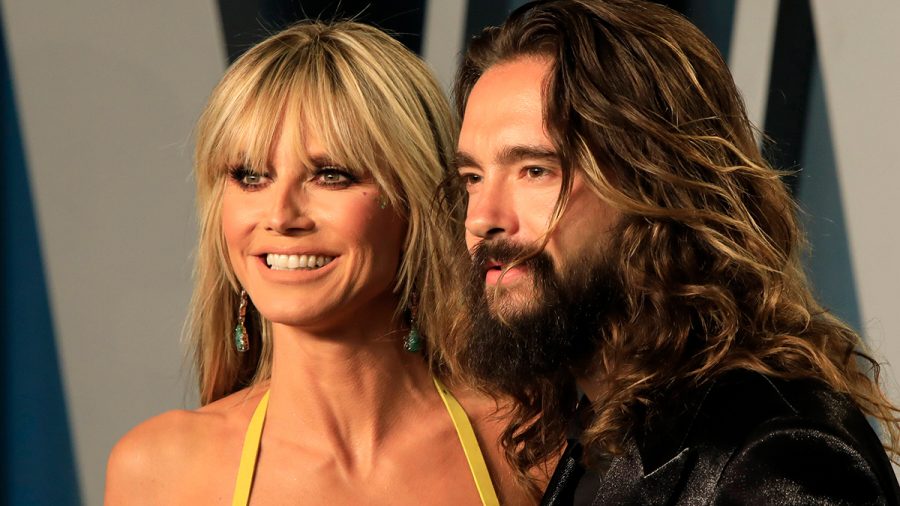Heidi Klum und Tom Kaulitz lächeln in die Kamera