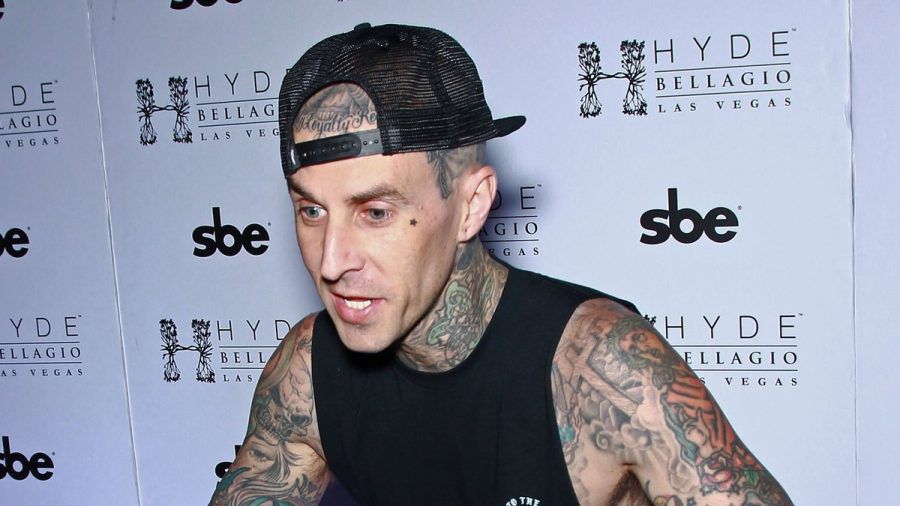 Travis Barker liegt seit Dienstag in einer Klinik in Los Angeles. (dr/spot)