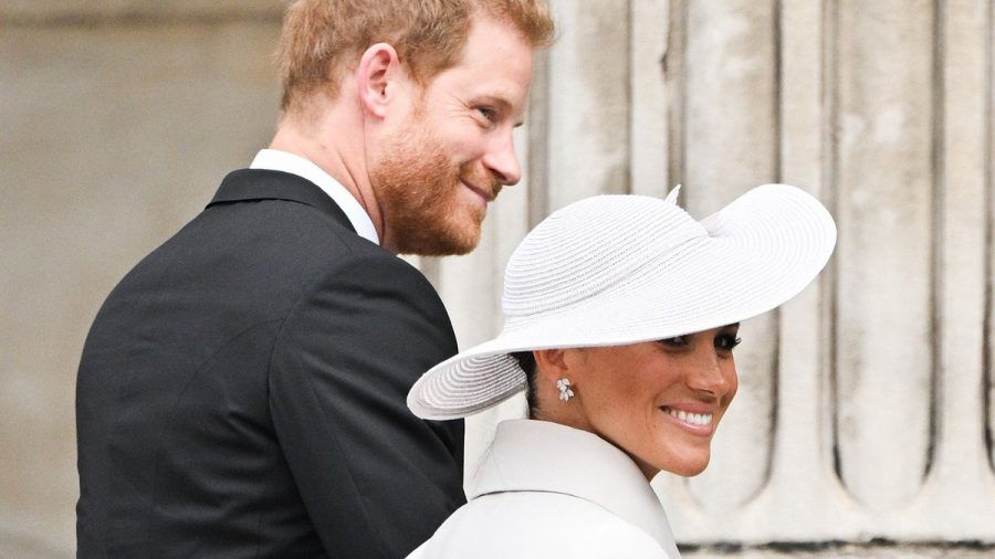 Prinz Harry und Herzogin Meghan bei den Feierlichkeiten zum Thronjubiläum. (mia/spot)